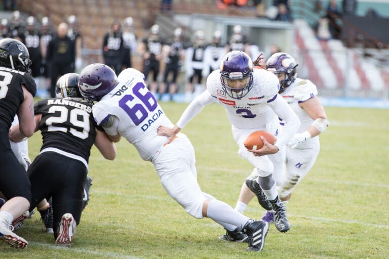 Dacia Vikings feiern 41:7 AFL Auftaktsieg gegen Mödling